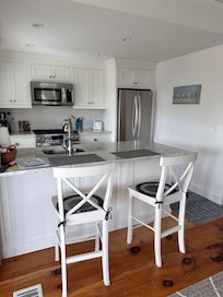 Kitchen with dining counter