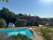 Super toller Pool und ein toller garten