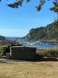 Hot tub looking over Deer Harbor