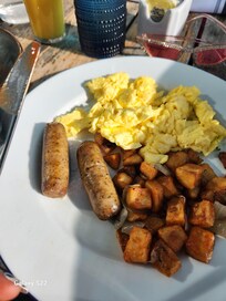 Breakfast at the tide room