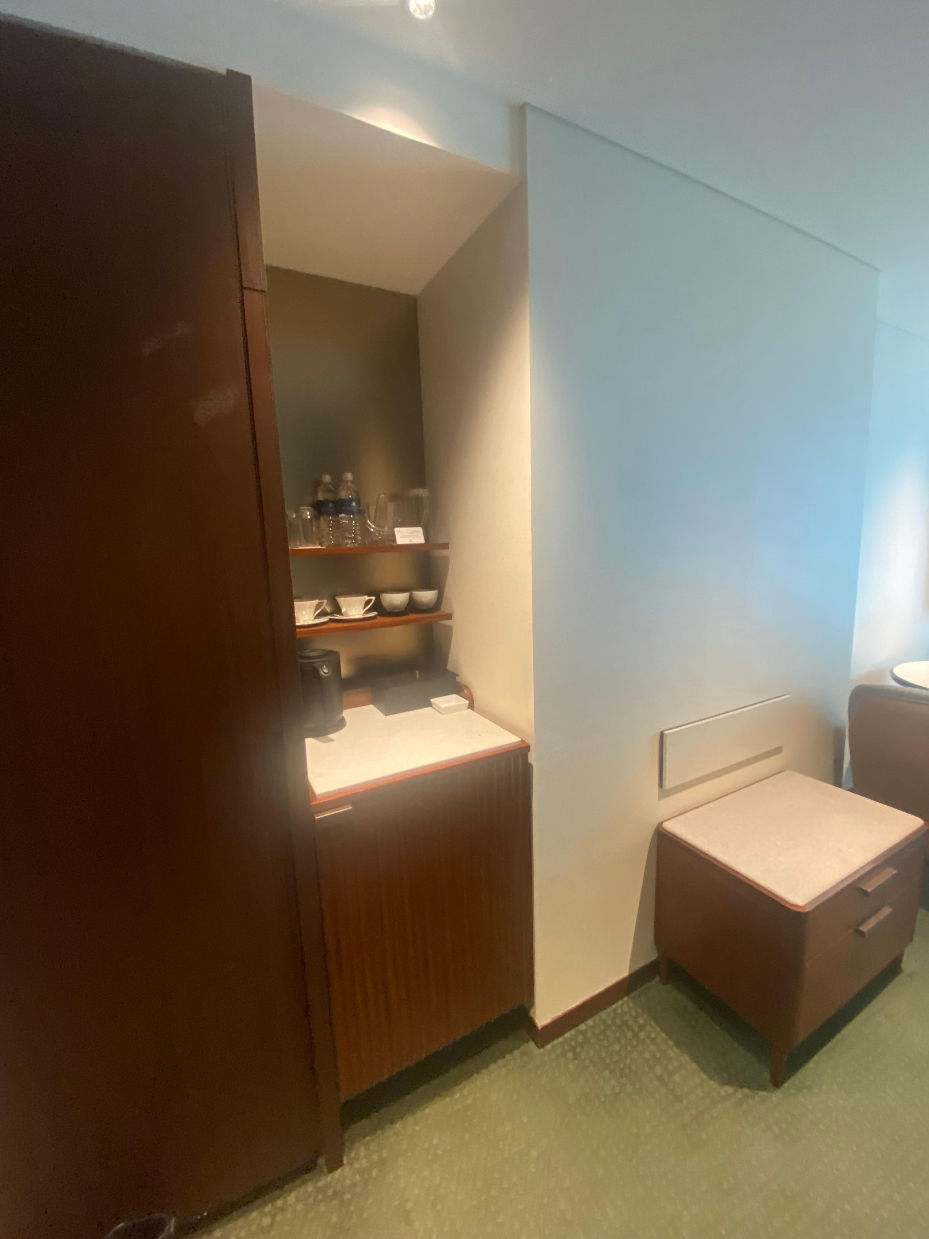 Good quality teas and coffee. Bottled water provided. 