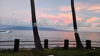Sunrising towards Molokai