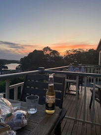 Vue de la petite terrasse de la chambre.