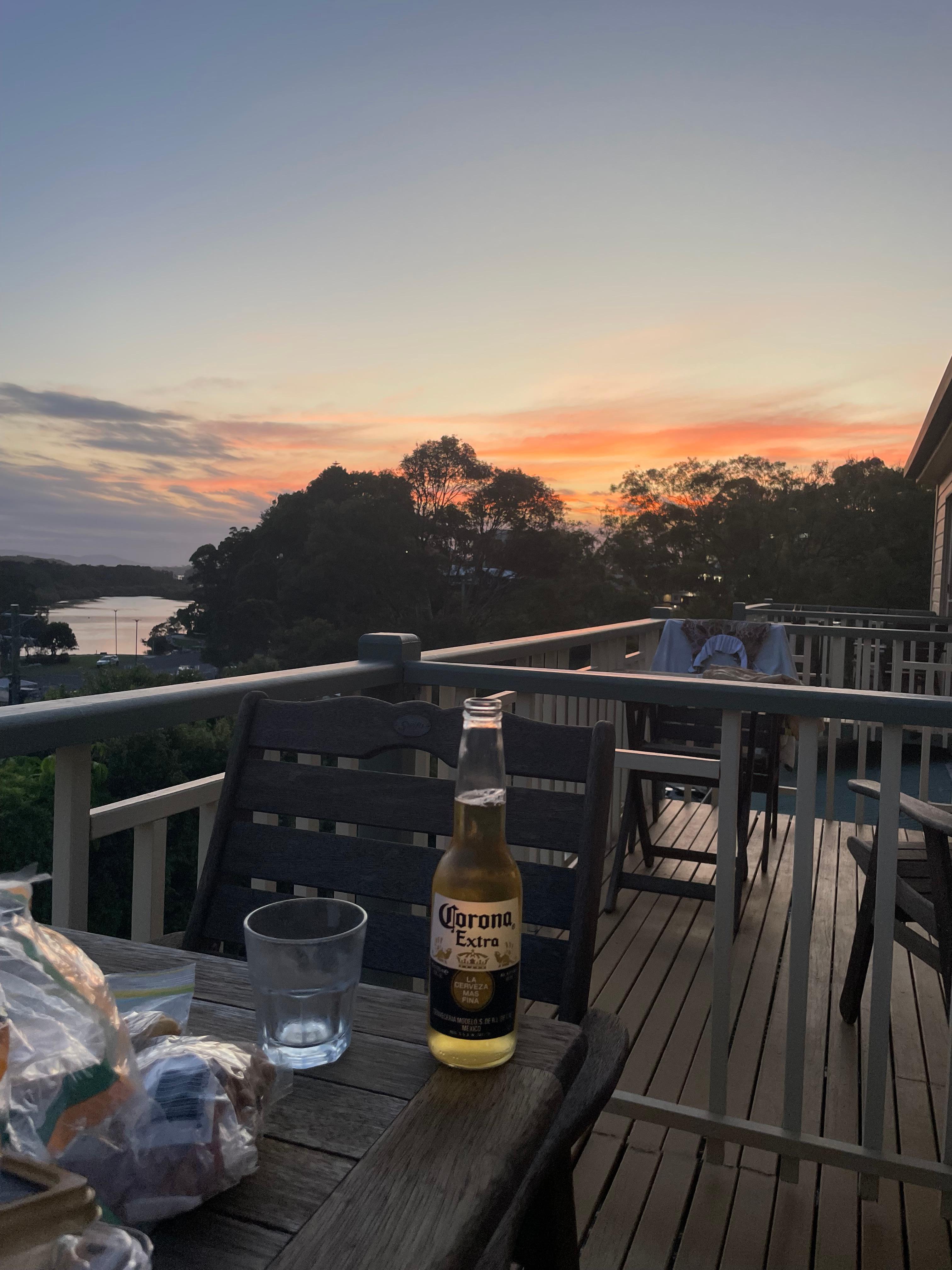 Vue de la petite terrasse de la chambre. 