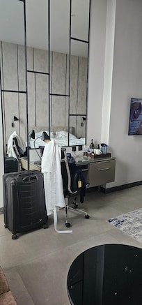 Room, Mirror, Work desk
