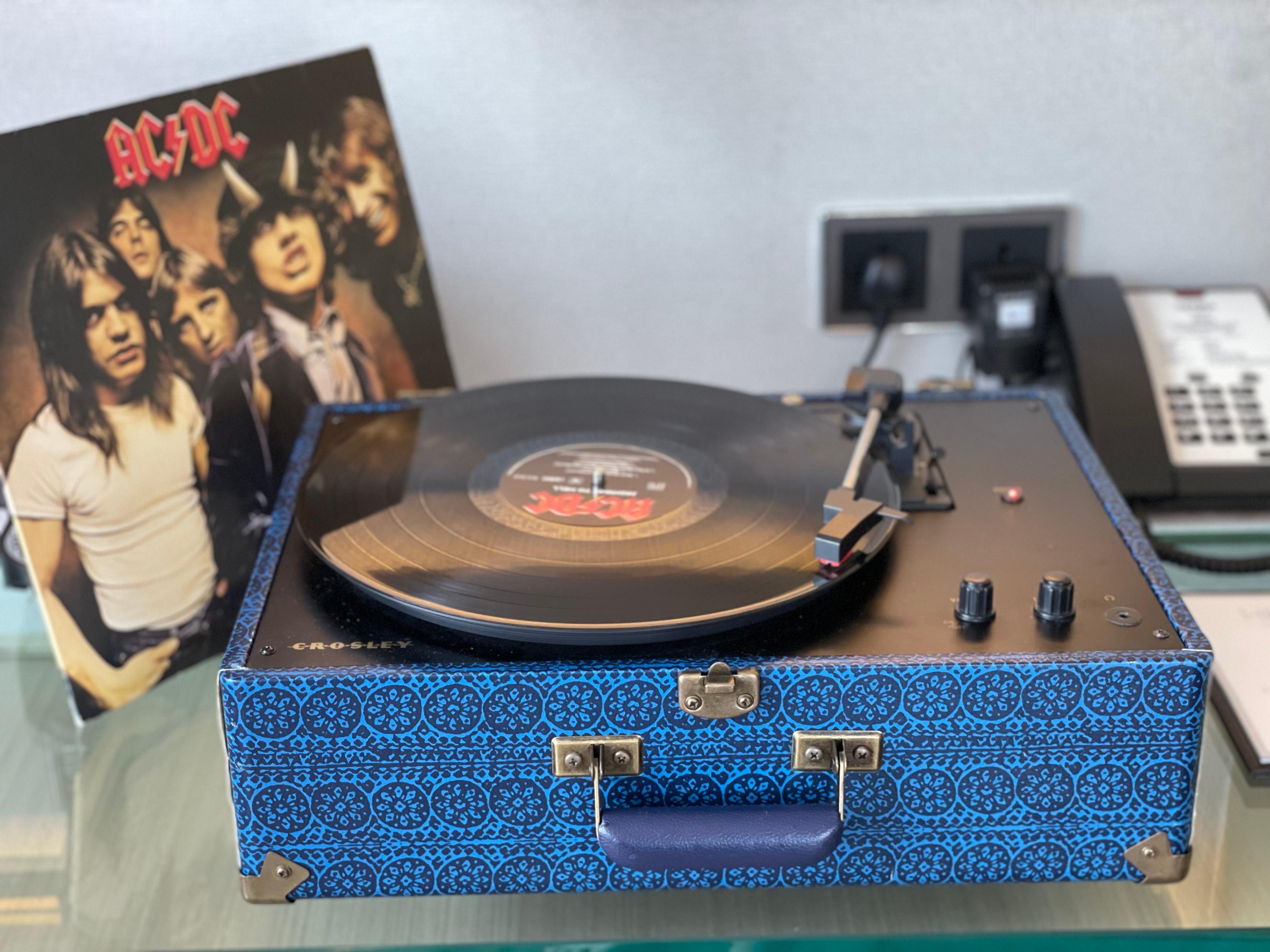 Record player with random selection 