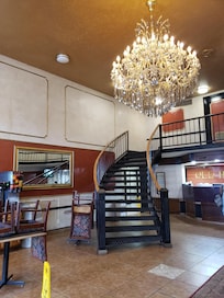 The entrance to Old Hickory Inn