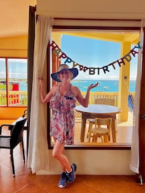 They decorated the room for my Bday.