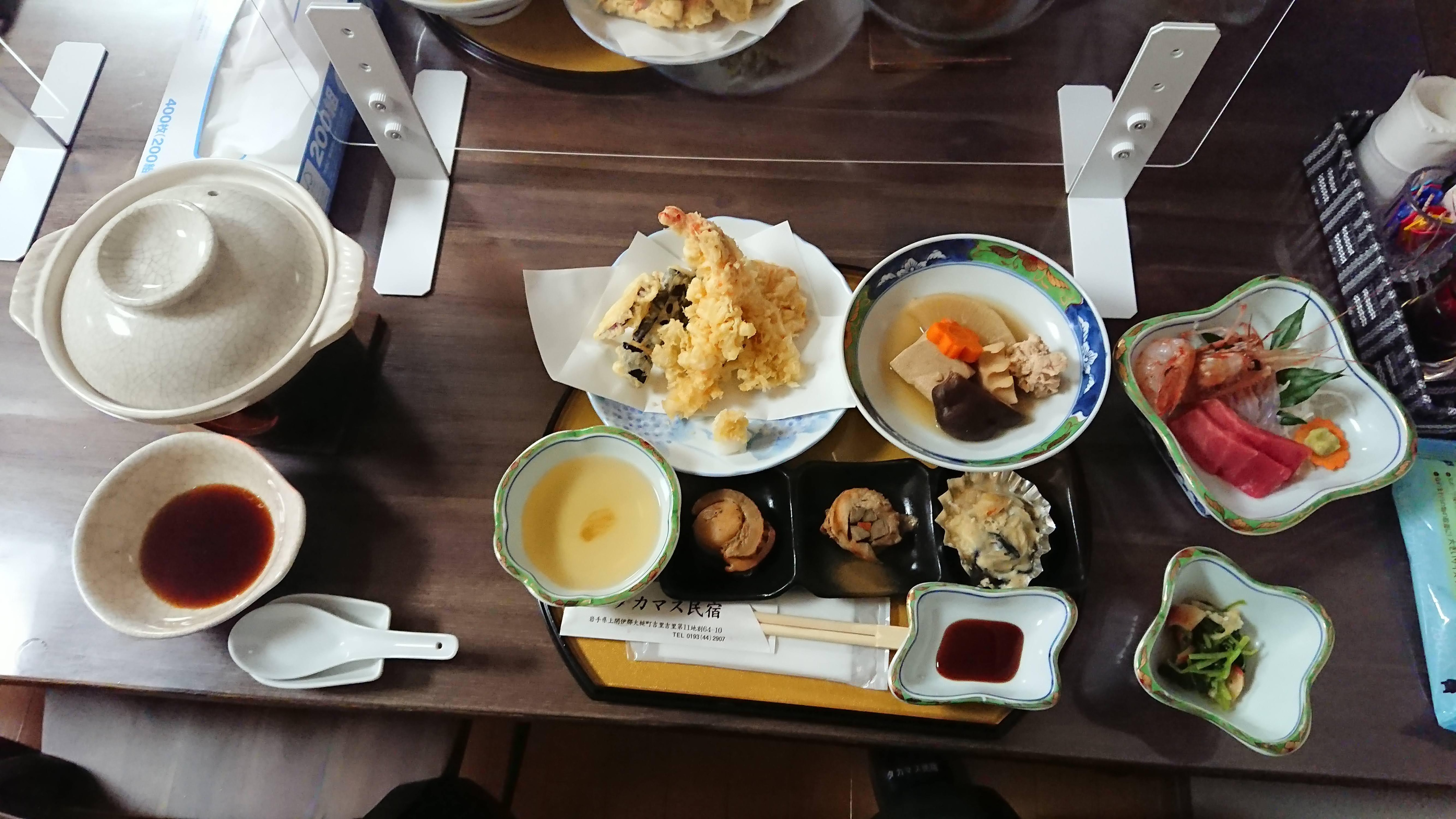 これにプラスして松茸ご飯と美味しいデザートがでました。