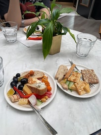 Social hour treat was a fabulous surprise. Got to meet so lovely people.