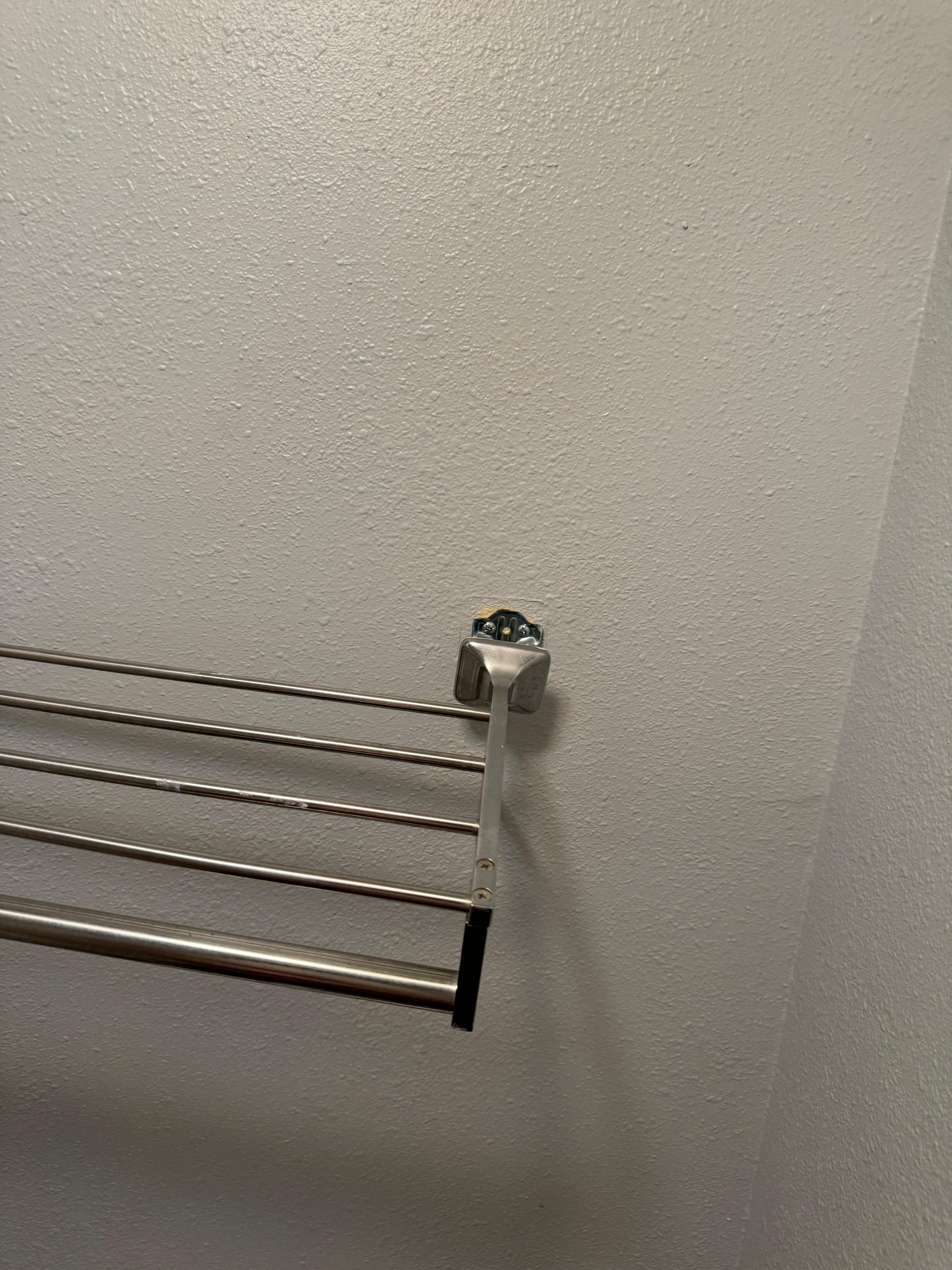 Towel rack, falling off the Wall