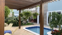 Piscina maravilhosa, excelente para finalizar o dia quando não tem mais passeio