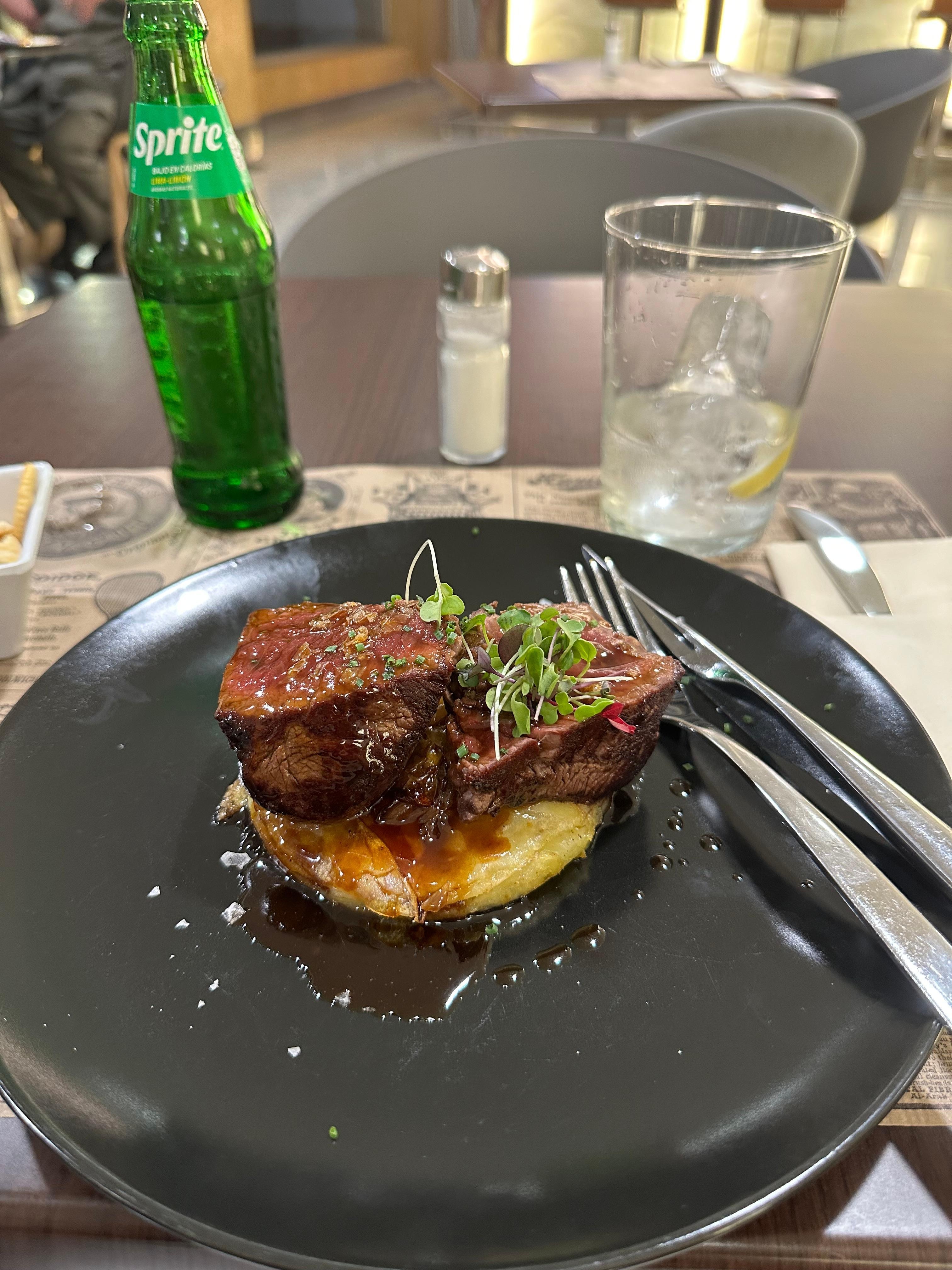 The steak is excellent 😋