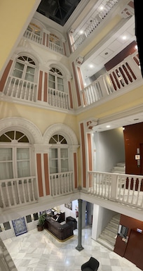 Área interna do hotel.