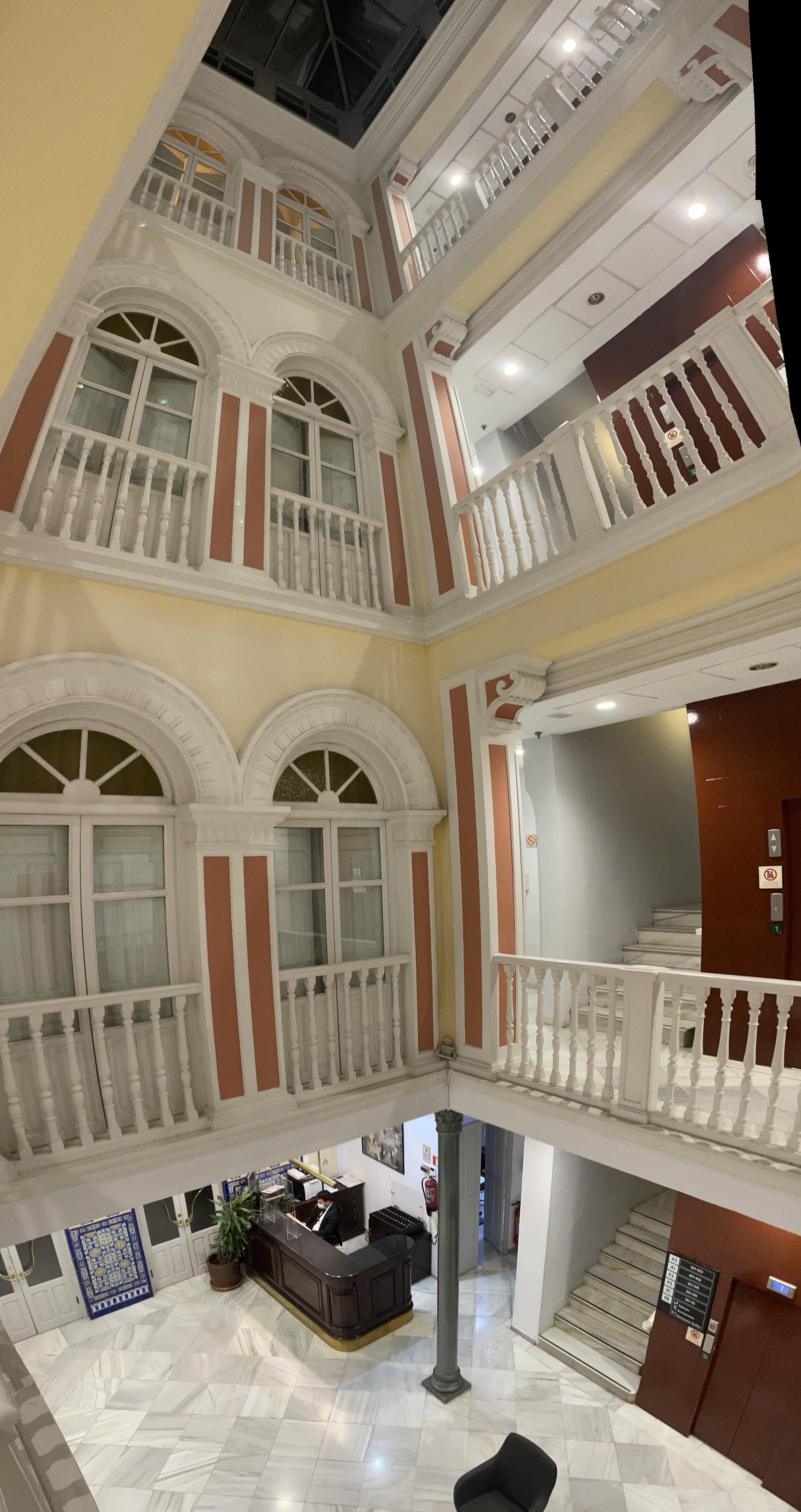 Área interna do hotel.