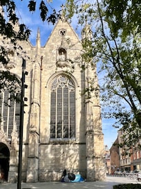 3 minute walk from hotel. Beautiful!