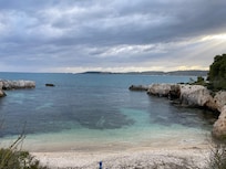 Coast in 10 mins walking