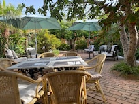 Patio maravisollo, con un desayuno muy agradable