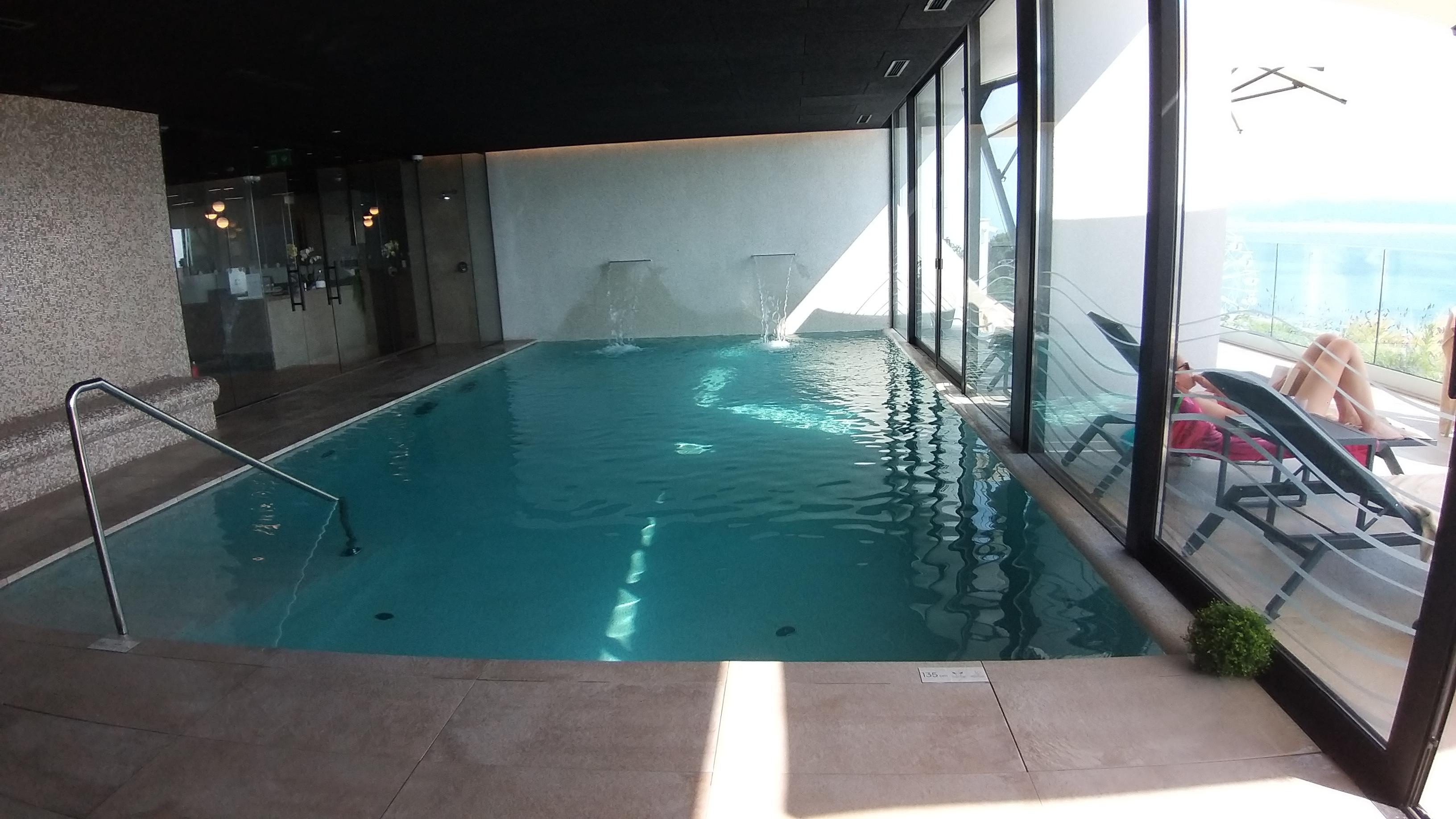 Piscina interna 