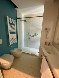 Bathroom /salle de bain/ bagno