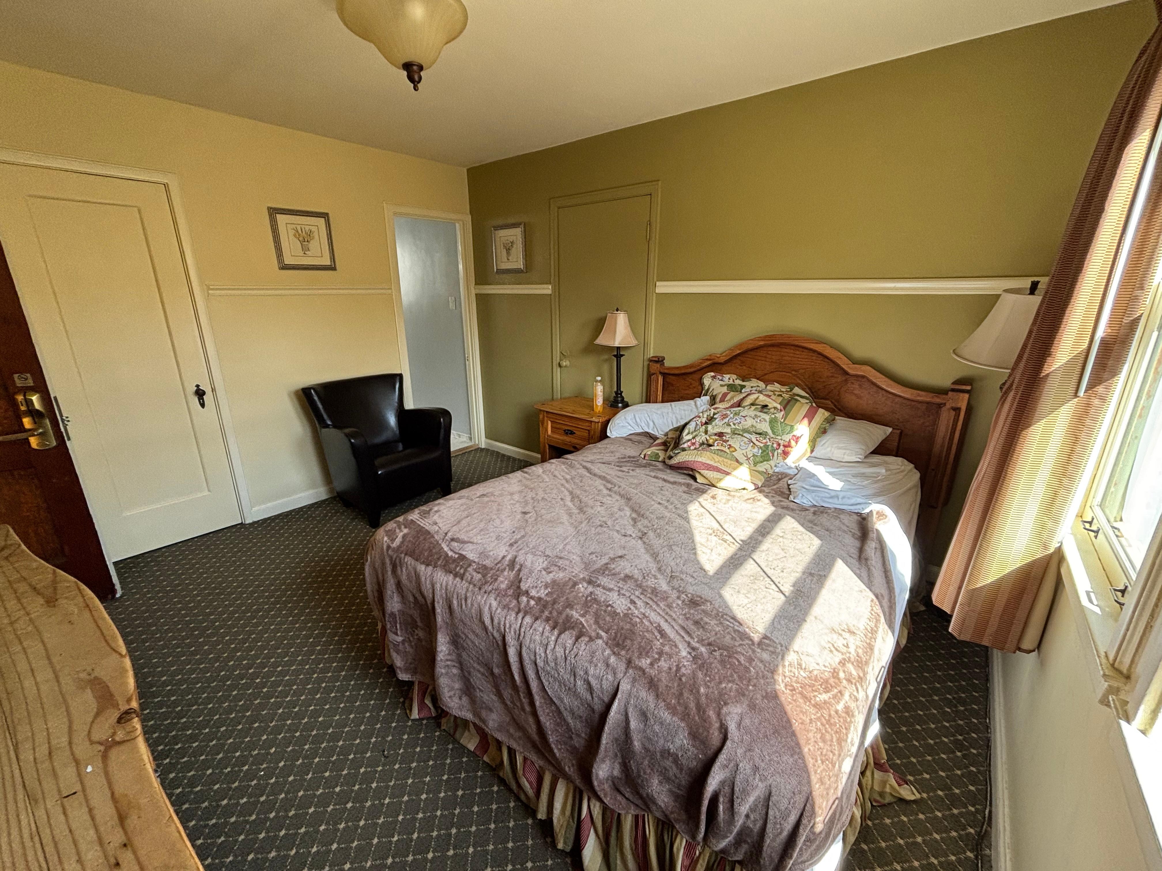 Dated room