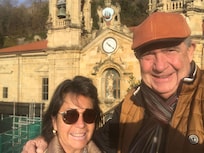 Sur la terrasse du 6e étage face à la très belle façade baroque de l’église San Sebastian au pied du Monte Urgull