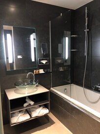 Executive Room, badrum