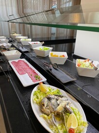 Salade, tomates, saucisson sardines đ„Ž