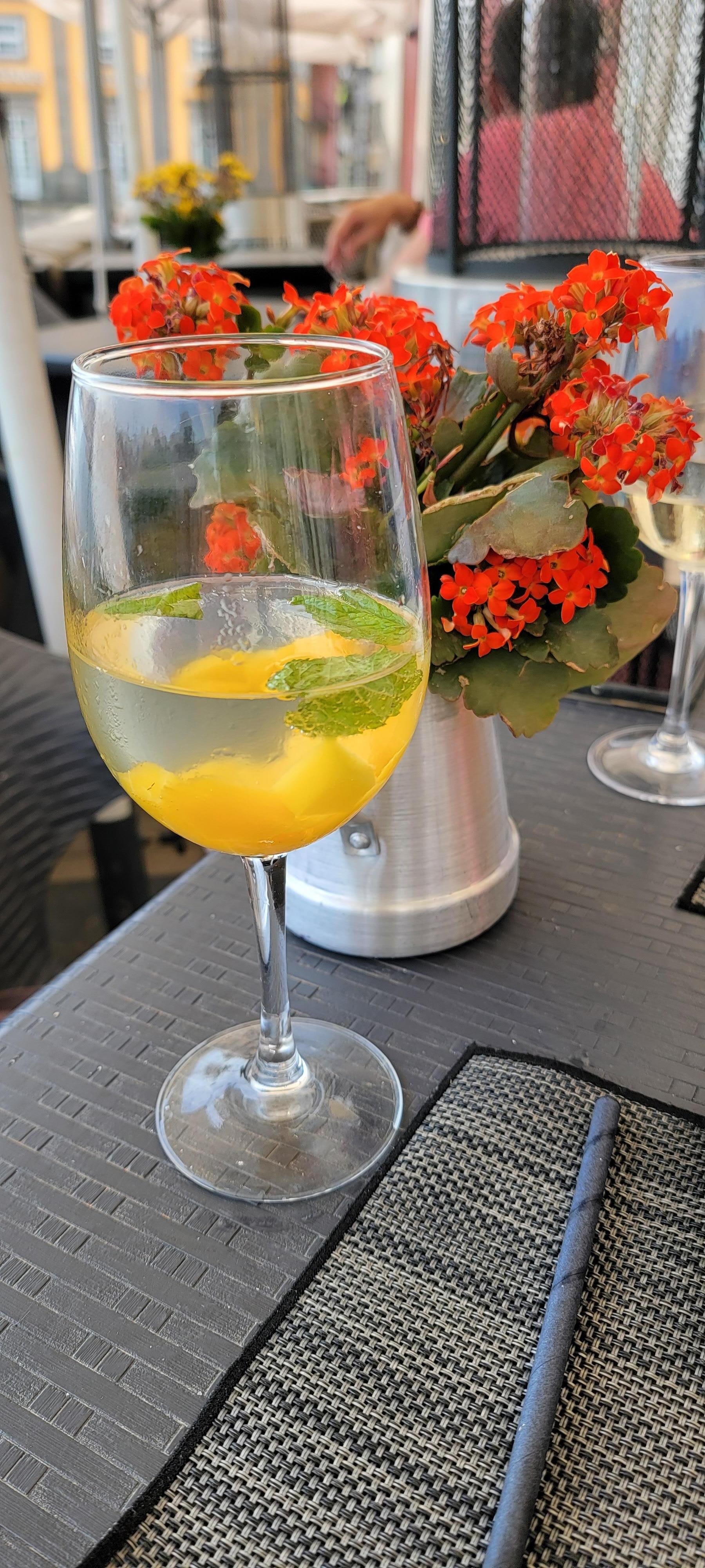 Refreshing Peach & Mint Sangria