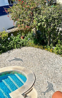 Piscina maravilhosa até o sol se pôr 20:30 da noite