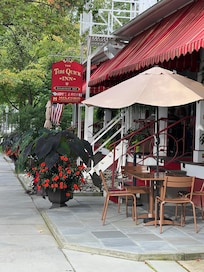 Great planters out front!