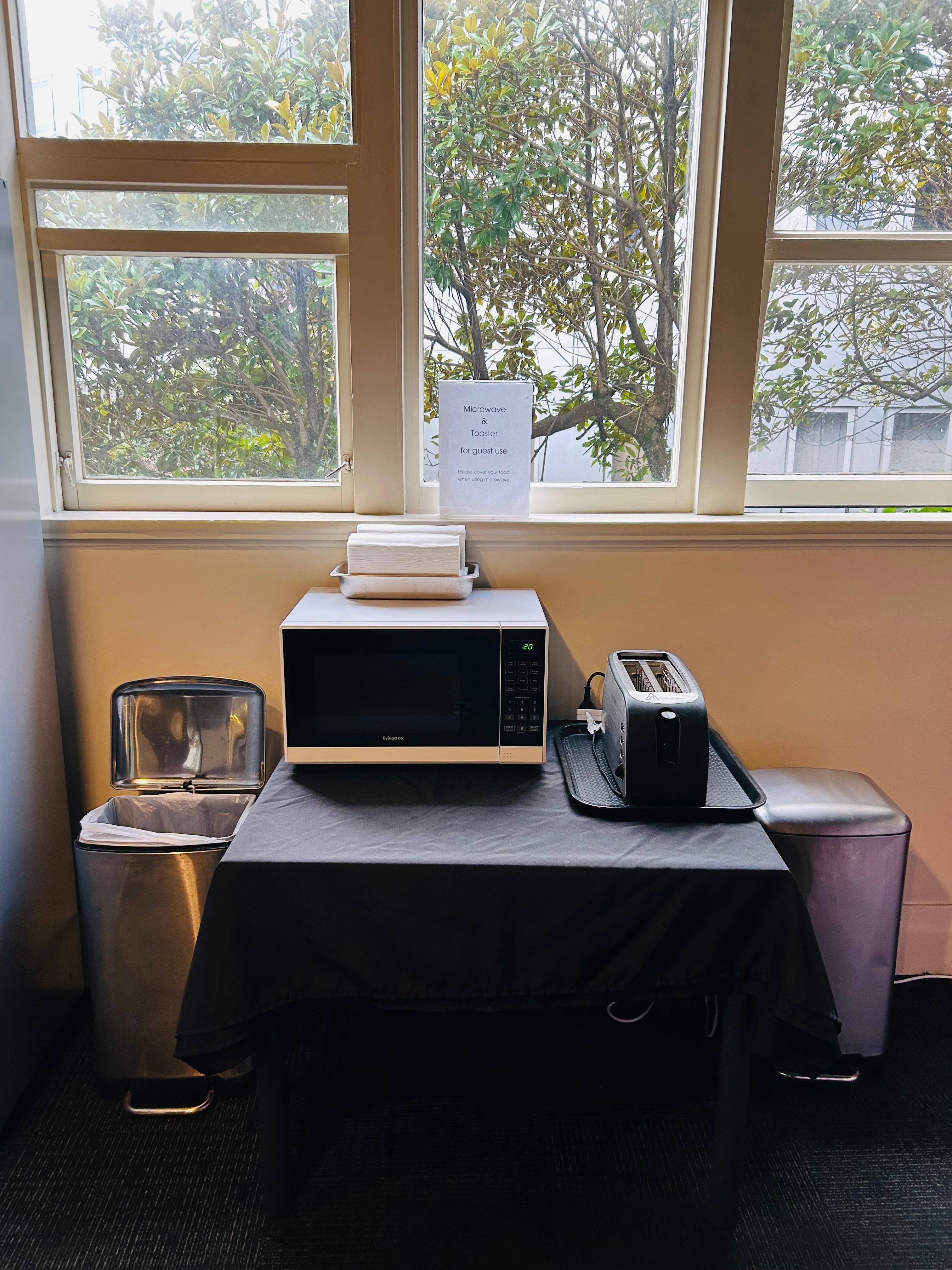 I thought there was a kitchen, but this was the only facility there. The microwave worked, but the toaster didn't seem to work, so I didn't use it.