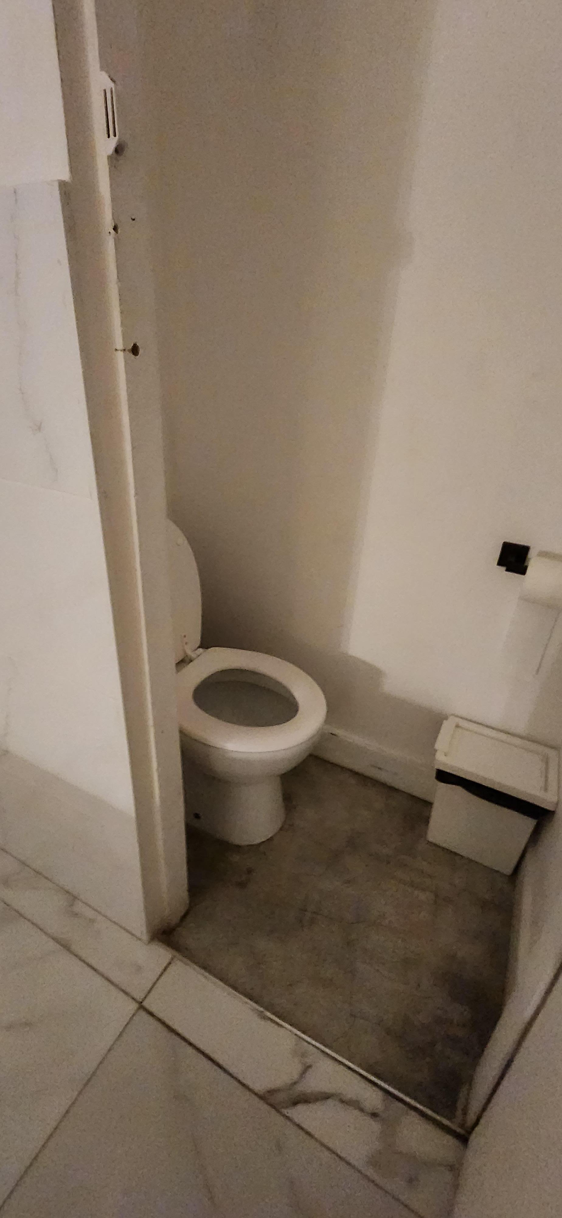 Toilet for hobits