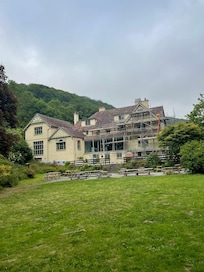 Beautiful grounds and the inn from the back, such a shame about the scaffolding and no use of balcony :(