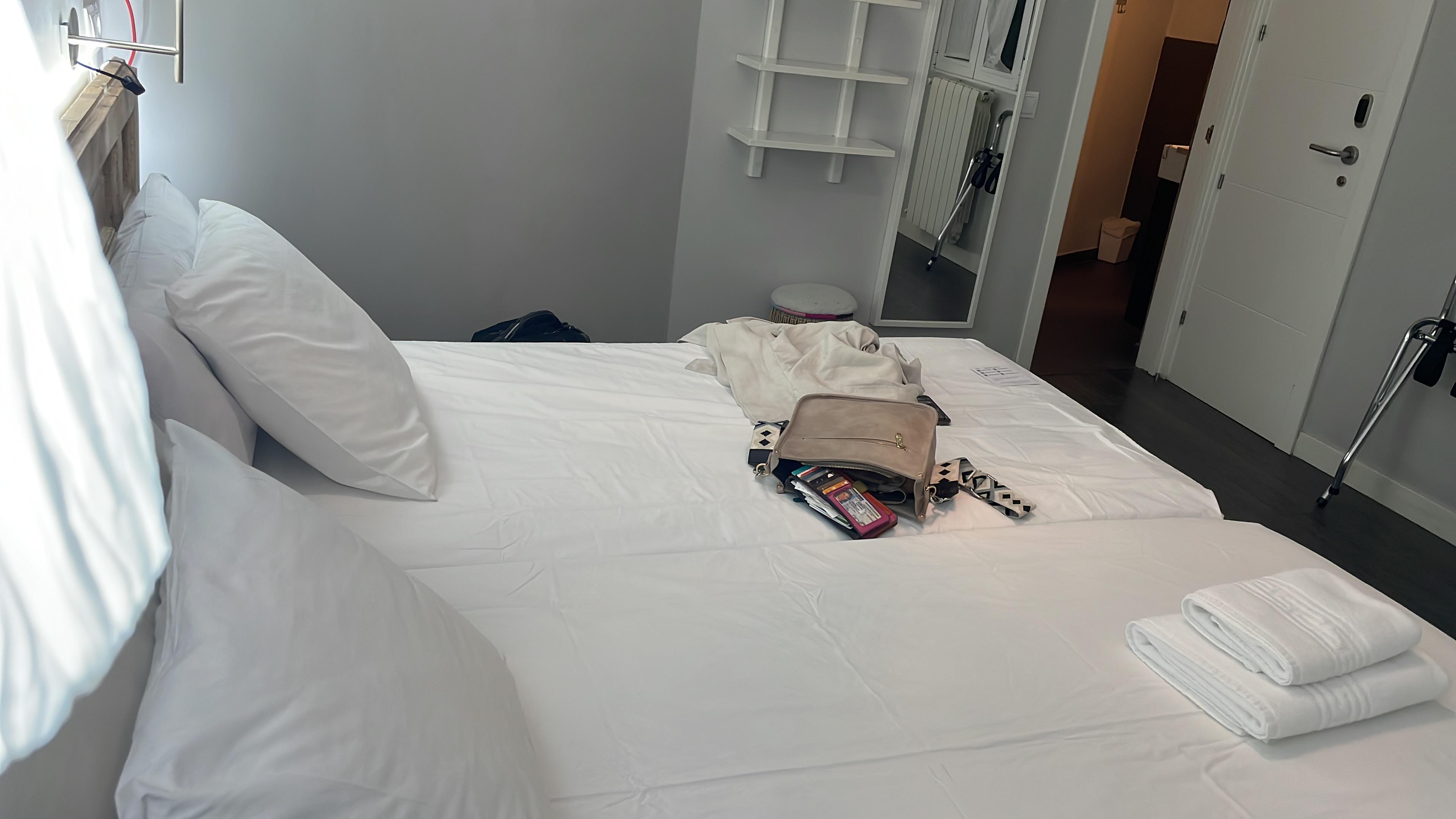 Double room- comfortable bed!