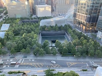 Morgonkaffet med härlig utsikt över Ground Zero