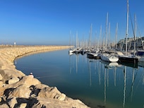 Marina prom, just outside the hotel