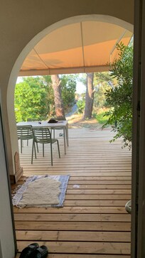 wunderbare Holzterrasse