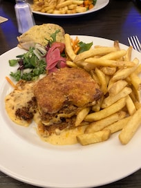 I had the lasagna it was very tasty really enjoyed my meal & it wasn’t badly priced