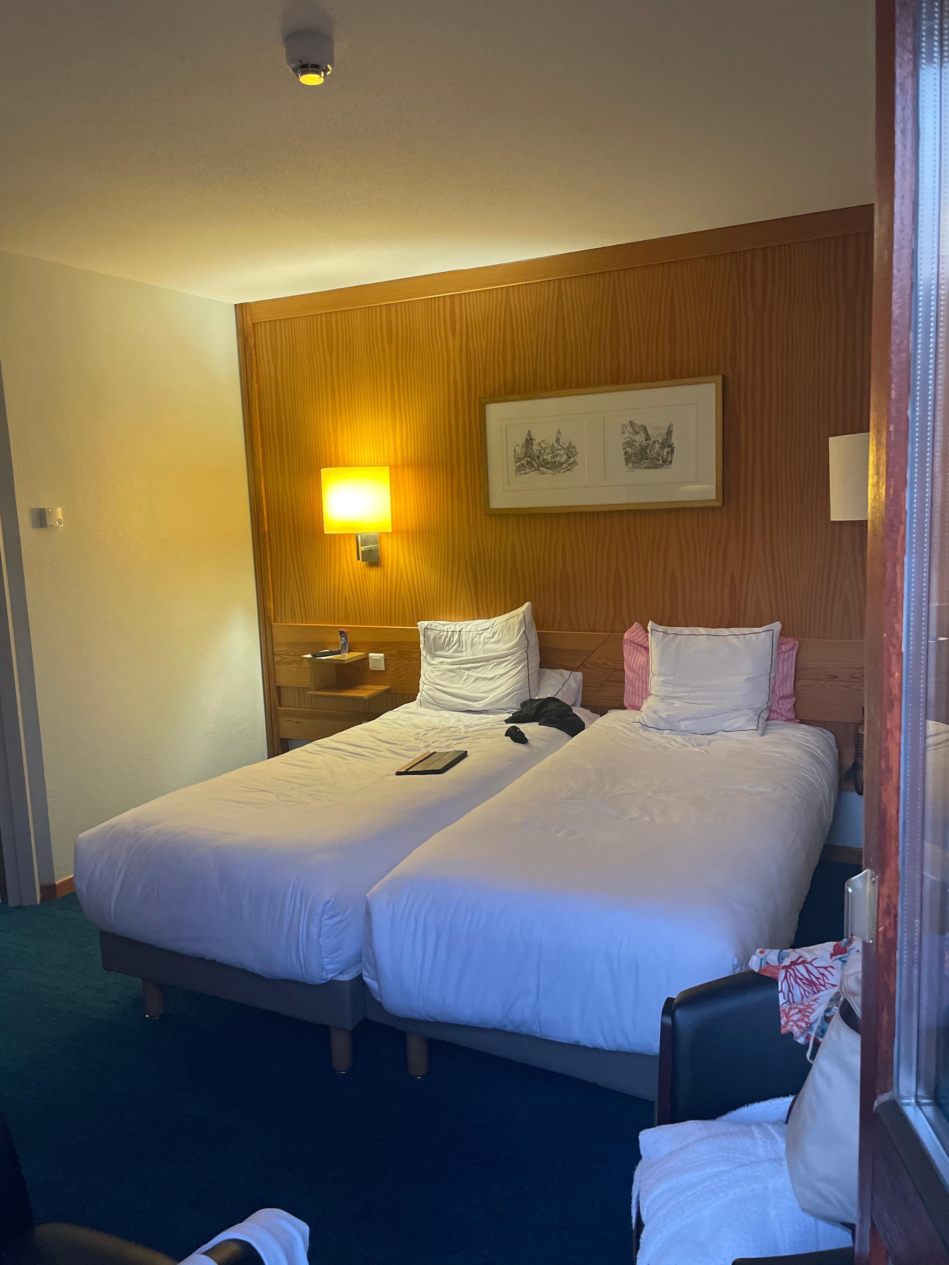 spacious room for superior room. separate shower /bath and toilet . fridge and good cupboard space 