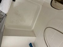 Duschwanne unansehnlich