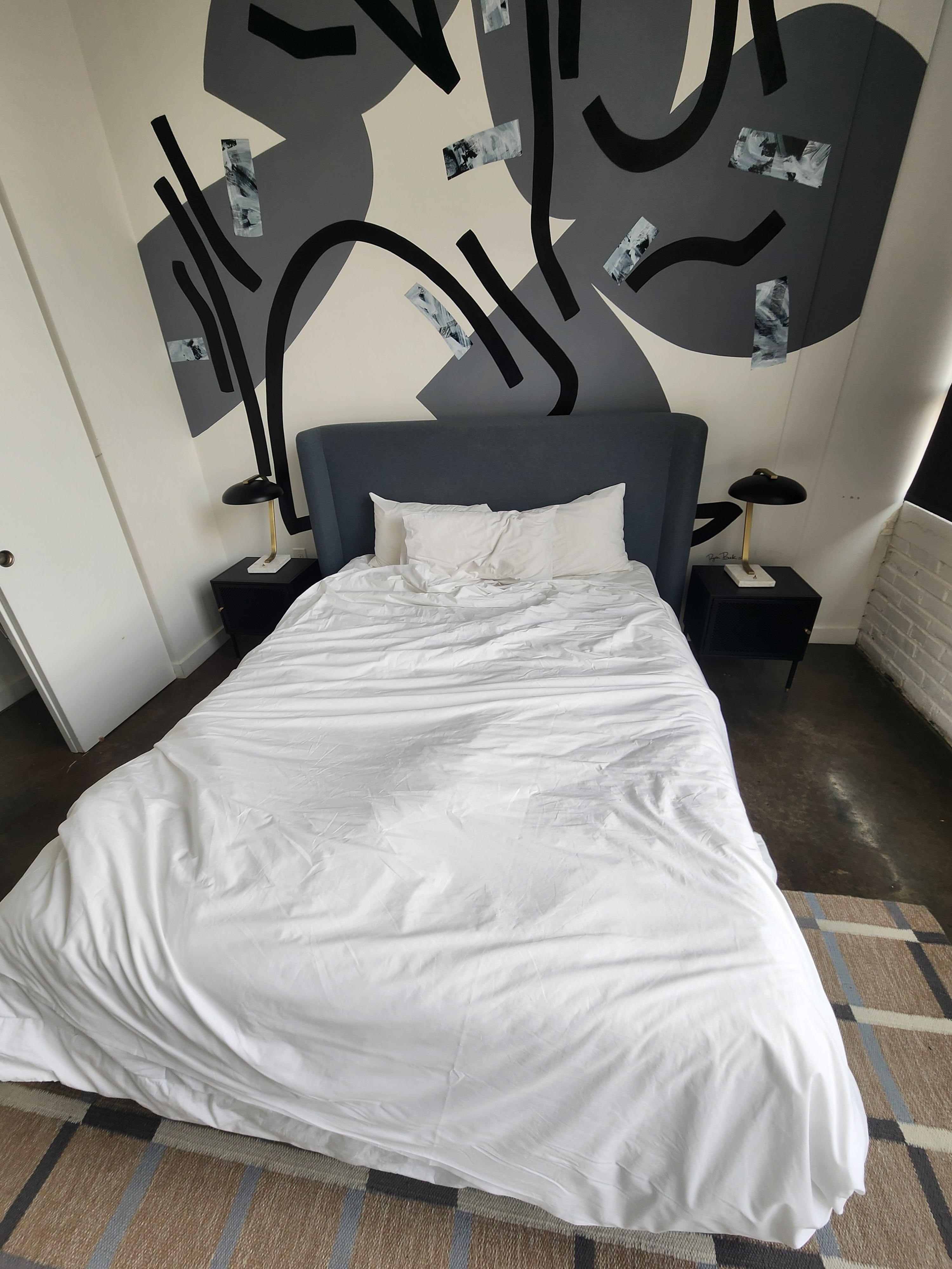 The hotel claimed this is a king bed.