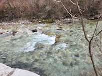 ペーヤ修道院の側を流れる川です。修道院は写真撮影を近視されていますので、川だけ。