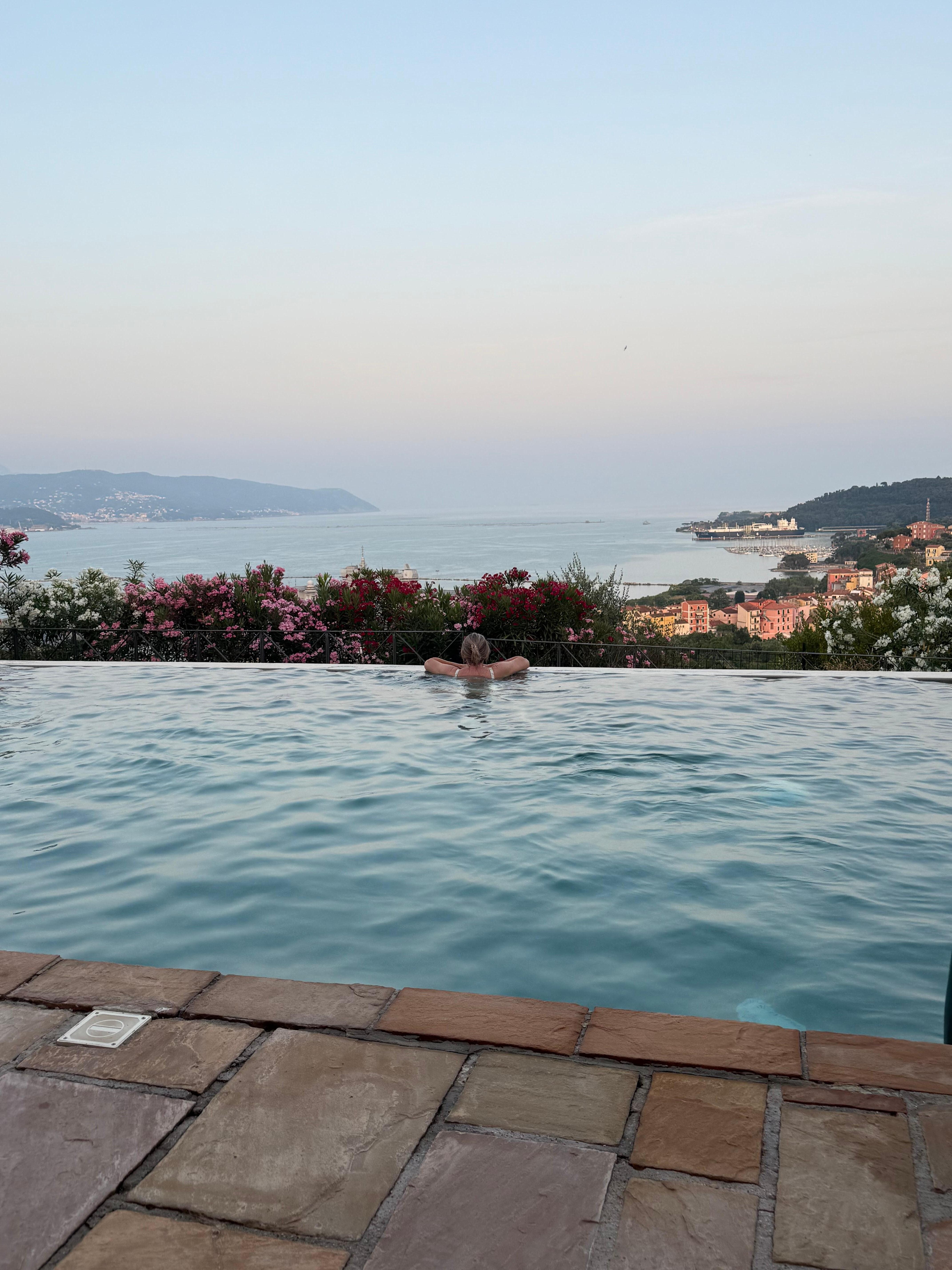 Infinity pool