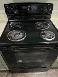 Not the same stove. This one is a rusted mess.
