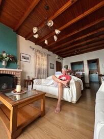 Main living space
Beautiful craftsmanship and very comfortable