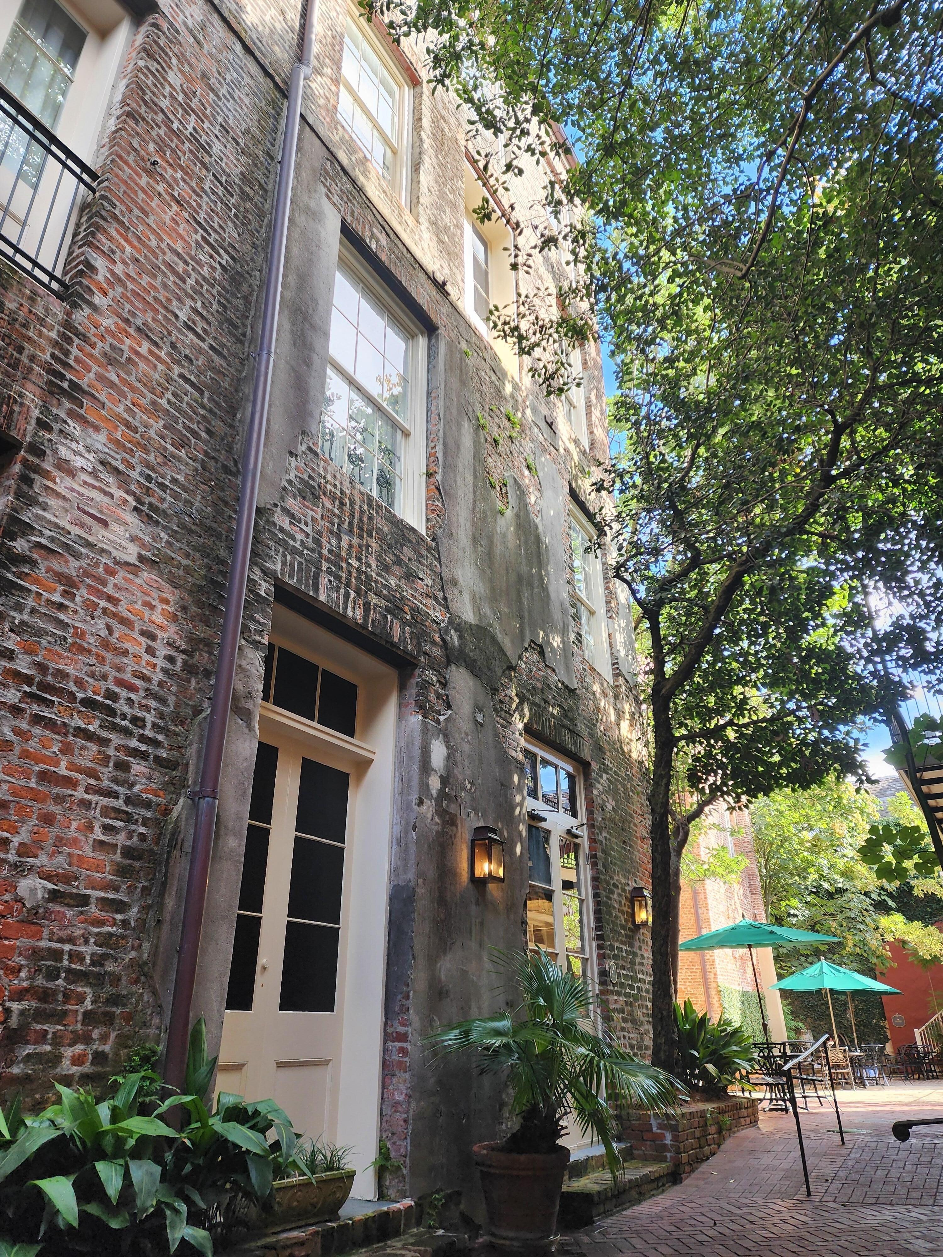 Courtyard, very quiet and welcoming 