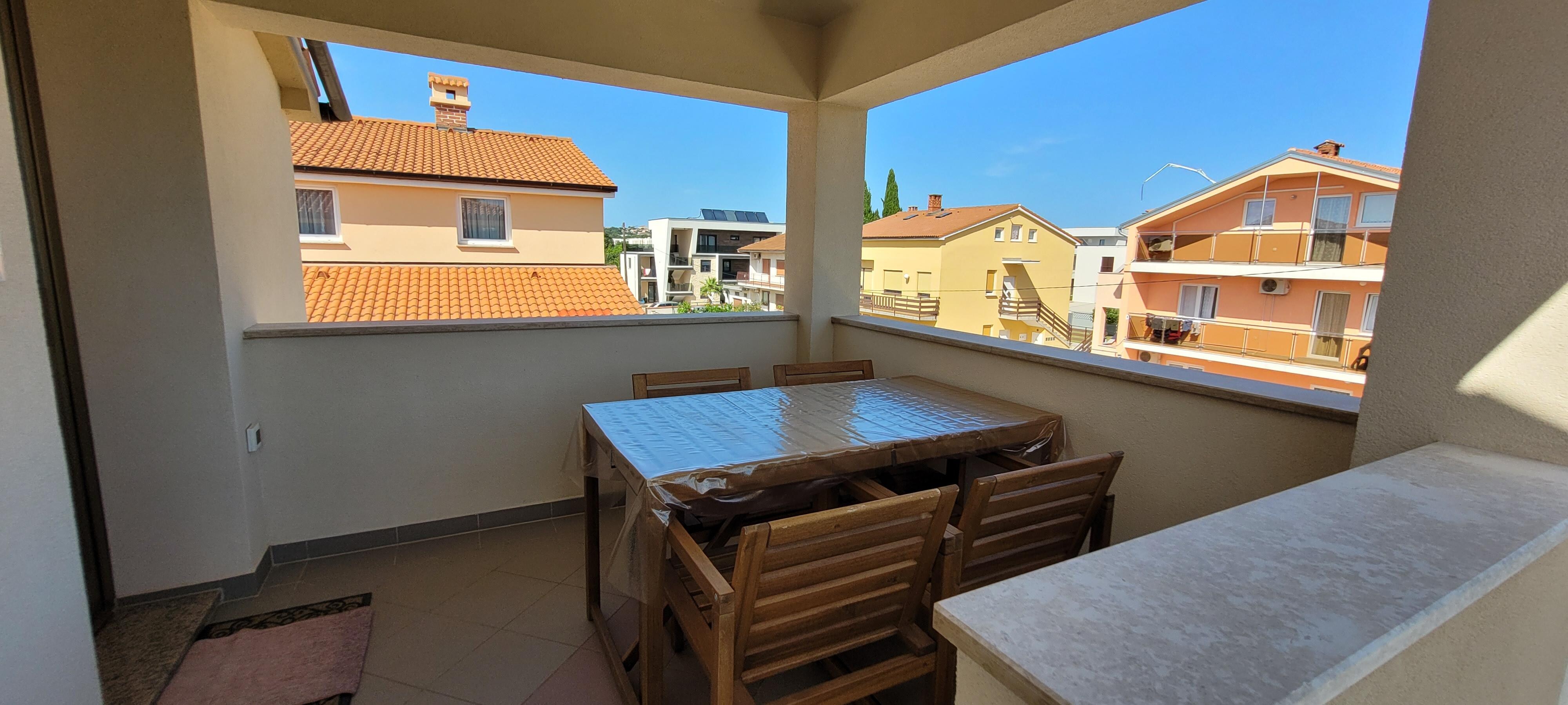 Terrasse vor der Eingangstüre