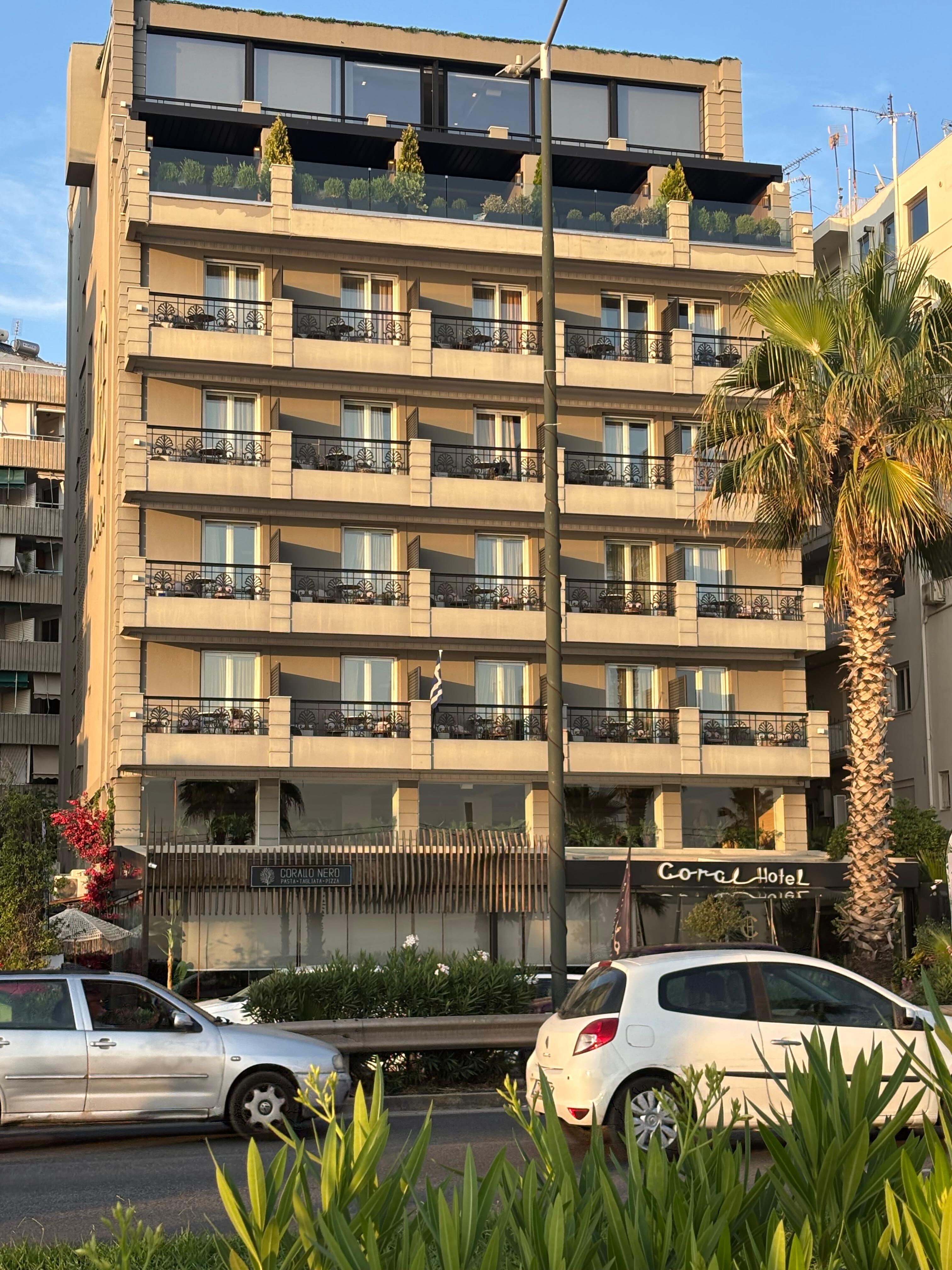 Hôtel face a la mer et roof top agréable 