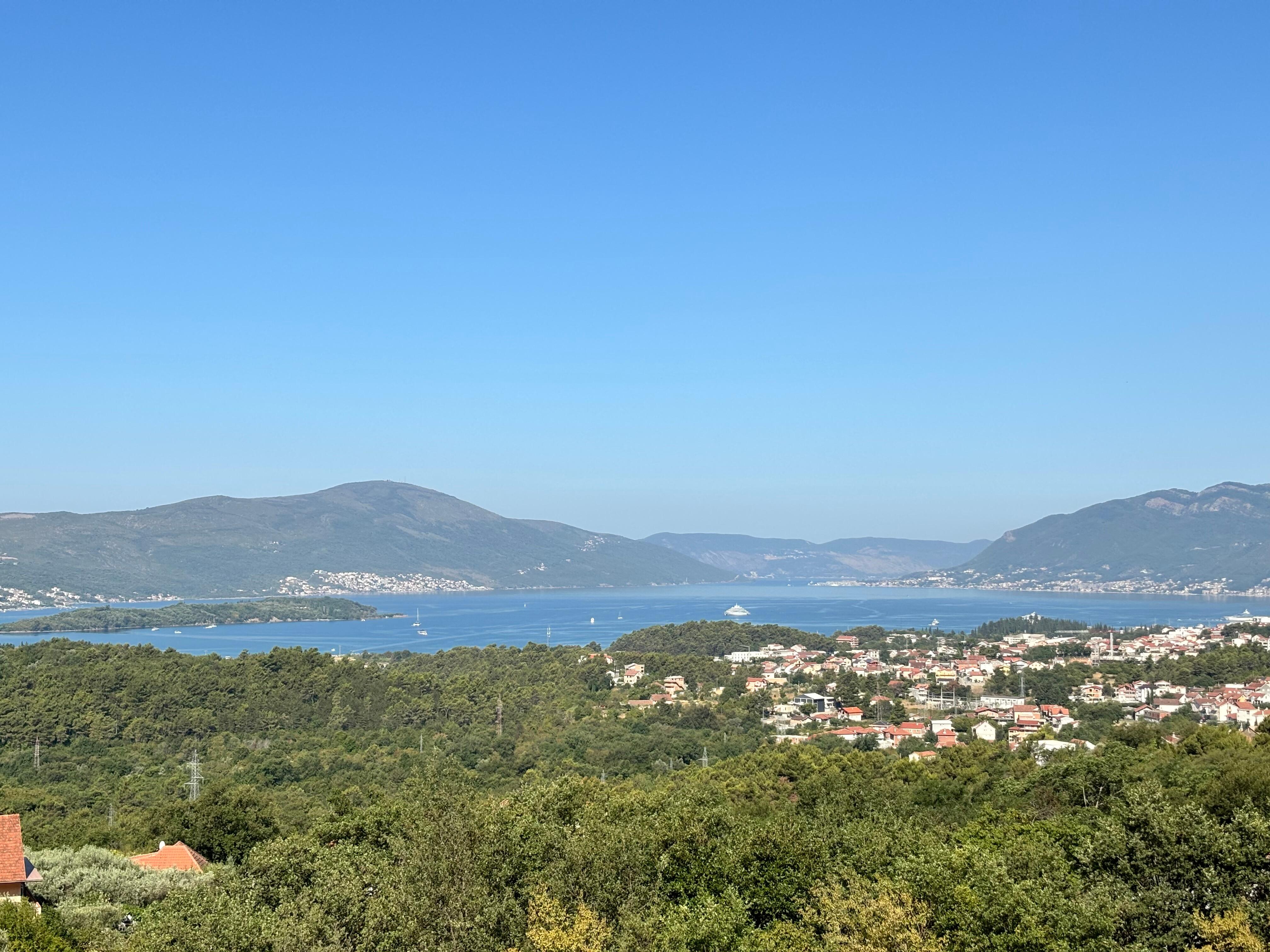 Udsigten fra lejligheden. 